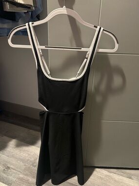 Abercrombie Women’s Black Dress with White Trim - Classic Contrast Aesthetic